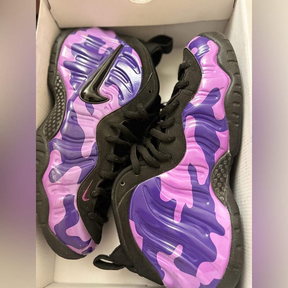 Nike air foamposite pro purple camo